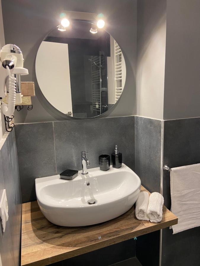 Soha Piazza Di Spagna Boutique Rome Bagian luar foto