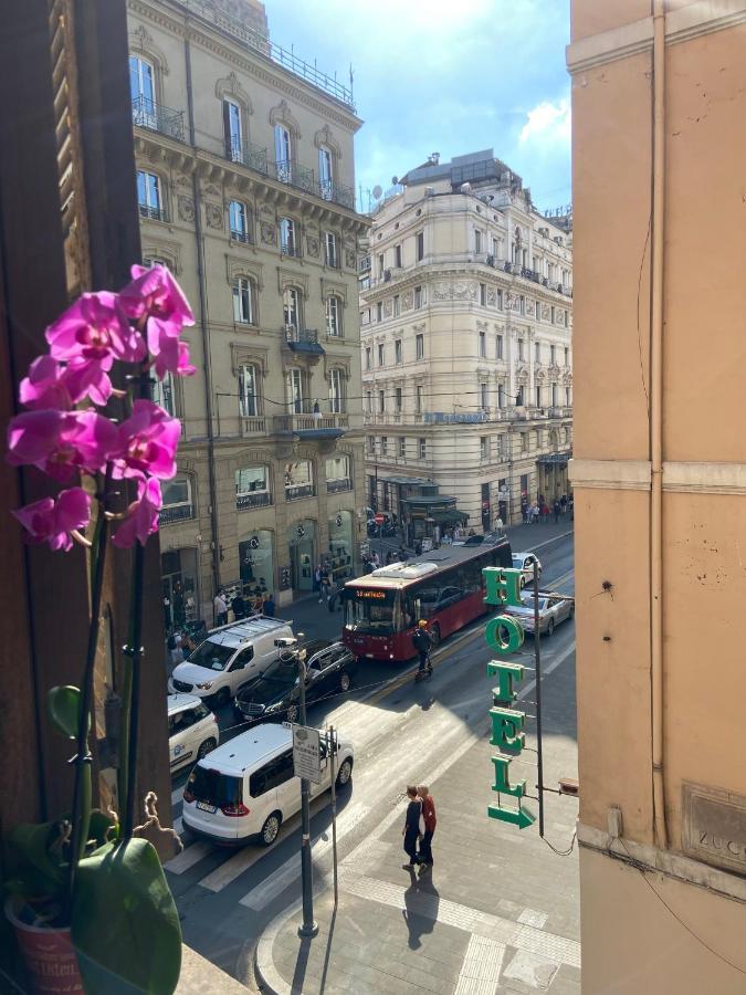 Soha Piazza Di Spagna Boutique Rome Bagian luar foto