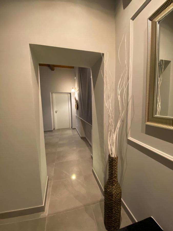 Soha Piazza Di Spagna Boutique Rome Bagian luar foto