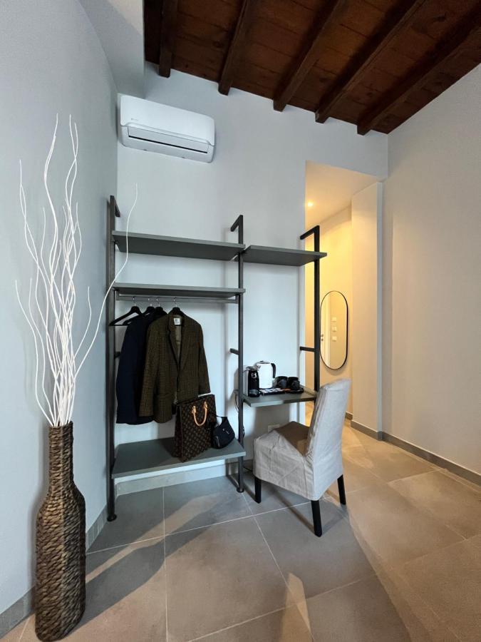 Soha Piazza Di Spagna Boutique Rome Bagian luar foto