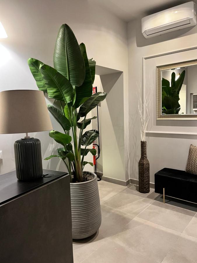 Soha Piazza Di Spagna Boutique Rome Bagian luar foto