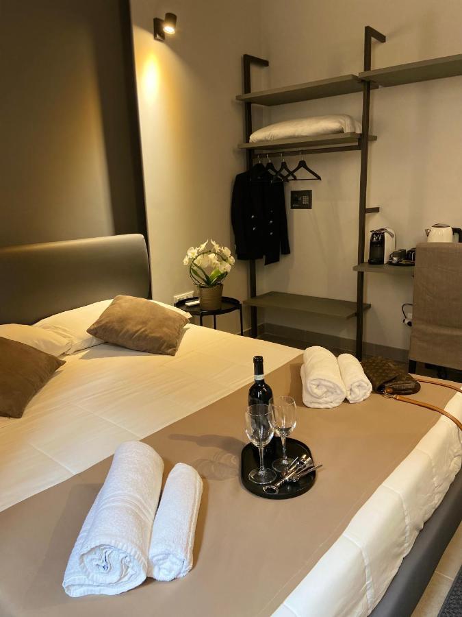 Soha Piazza Di Spagna Boutique Rome Bagian luar foto
