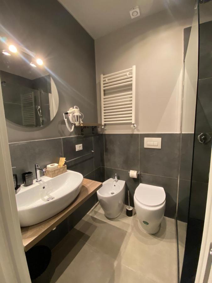 Soha Piazza Di Spagna Boutique Rome Bagian luar foto