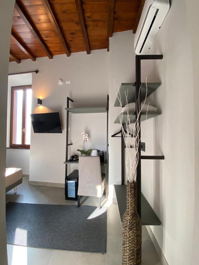Soha Piazza Di Spagna Boutique Rome Bagian luar foto