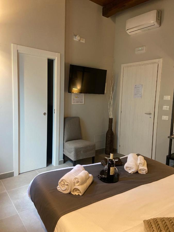 Soha Piazza Di Spagna Boutique Rome Bagian luar foto